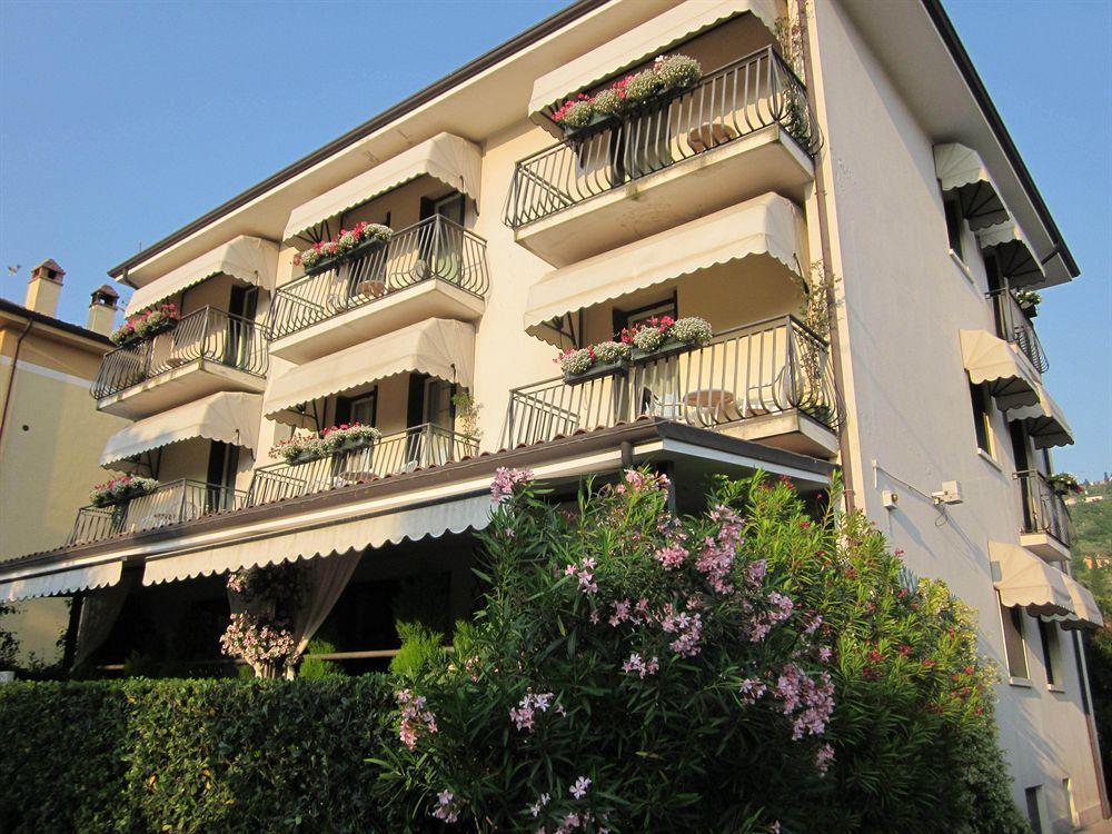 Hotel Marina Torri Del Benaco Exterior foto