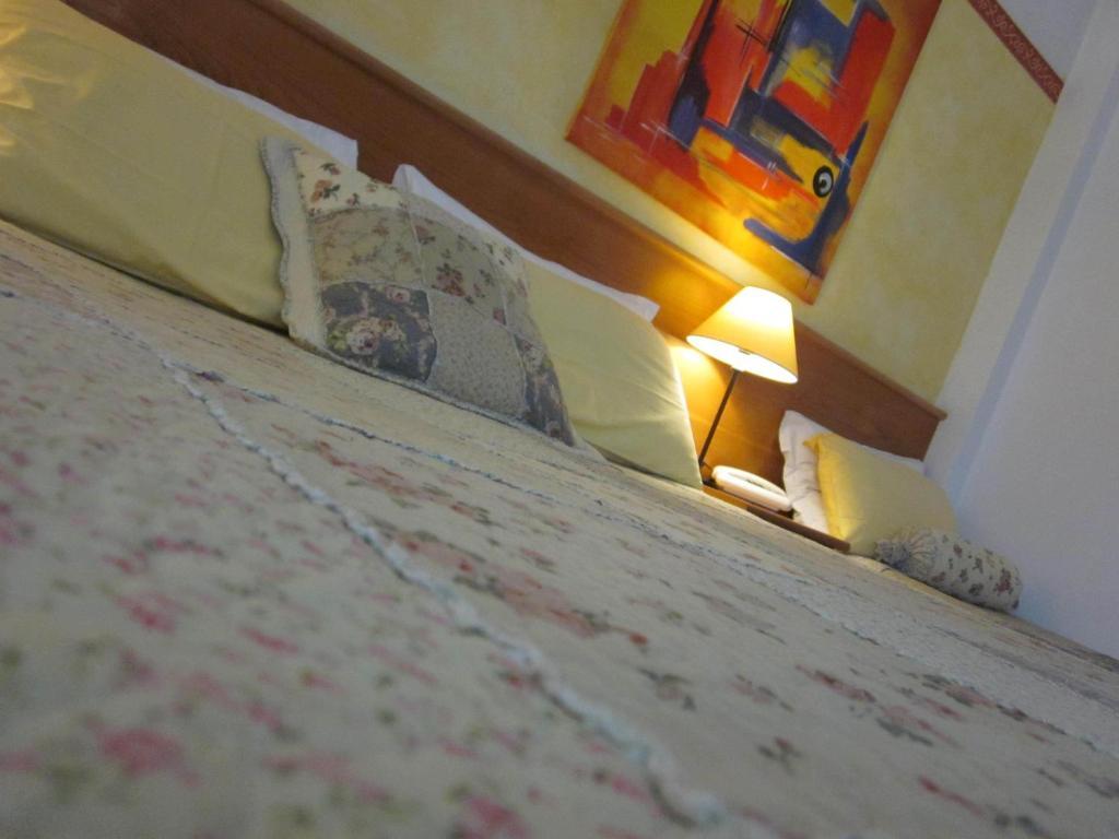Hotel Marina Torri Del Benaco Habitación foto