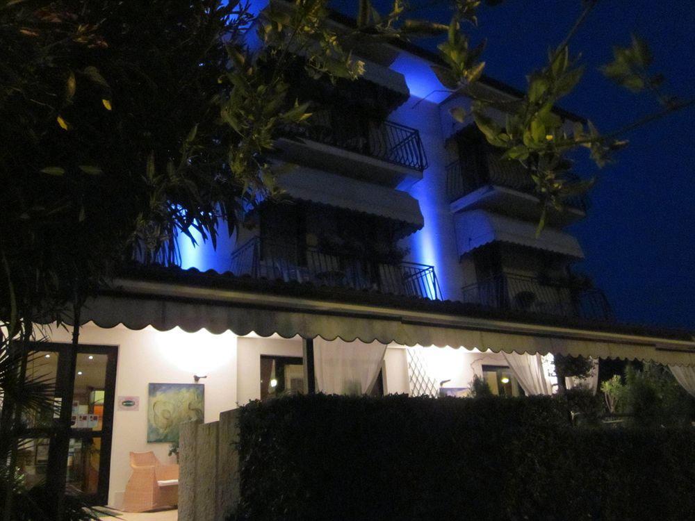 Hotel Marina Torri Del Benaco Exterior foto