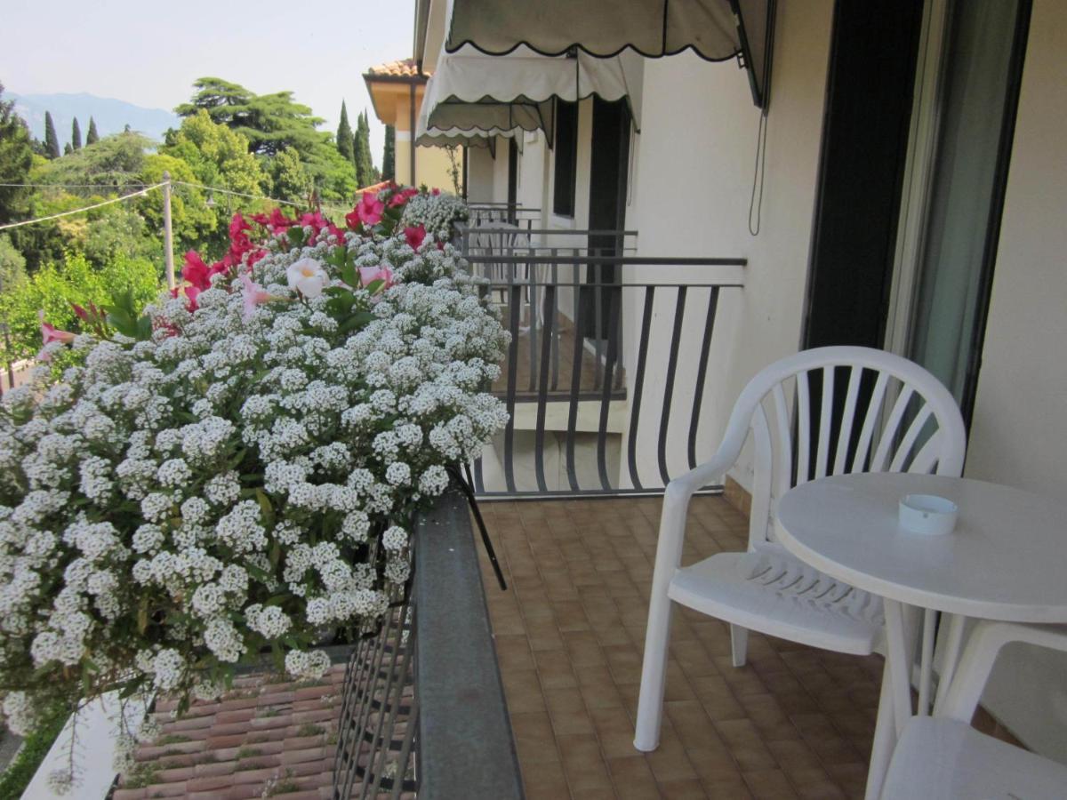 Hotel Marina Torri Del Benaco Habitación foto
